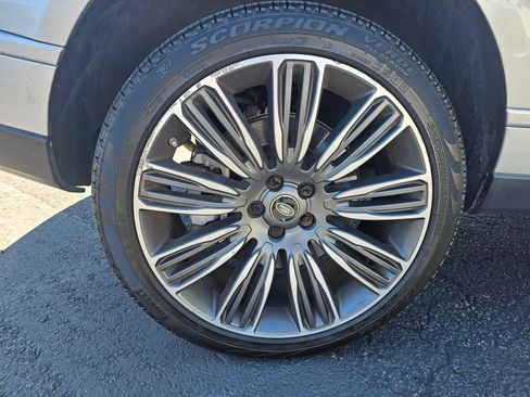Used 2019 Land Rover Range Rover Long Wheelbase Supercharged AWD/4WD image 14