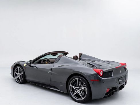 Used 2013 Ferrari 458 Spider RWD image 8