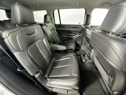 Used 2023 Jeep Grand Cherokee L Limited w/ Luxury Tech Group II image 29