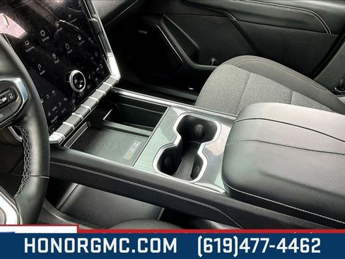 Used 2025 GMC Acadia Elevation image 18