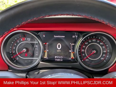 Used 2022 Jeep Wrangler Unlimited Rubicon AWD/4WD image 25