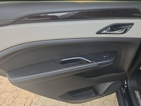 Used 2013 Cadillac SRX Luxury w/ Driver Awareness Package FWD image 10