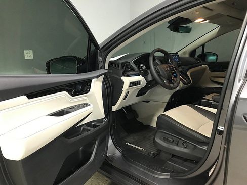 Used 2026 Honda Odyssey Elite image 9