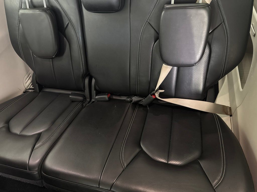 Used 2023 Chrysler Pacifica Touring-L FWD image 28
