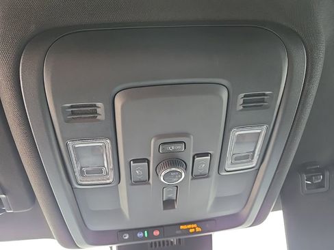 Used 2025 GMC Yukon Denali image 73