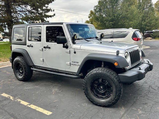 Used 2010 Jeep Wrangler Unlimited Sport AWD/4WD image 9