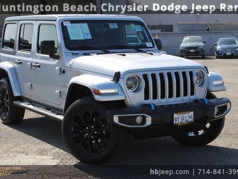 Used 2023 Jeep Wrangler Unlimited Sahara image 1