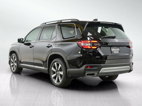 Used 2024 Honda Pilot Elite image 3
