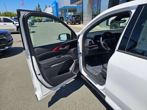 Used 2024 Chevrolet Traverse RS w/ LPO, Floor Liner Package AWD/4WD image 21