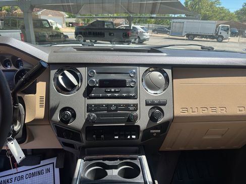 Used 2012 Ford F250 XLT w/ XLT Premium Pkg image 22