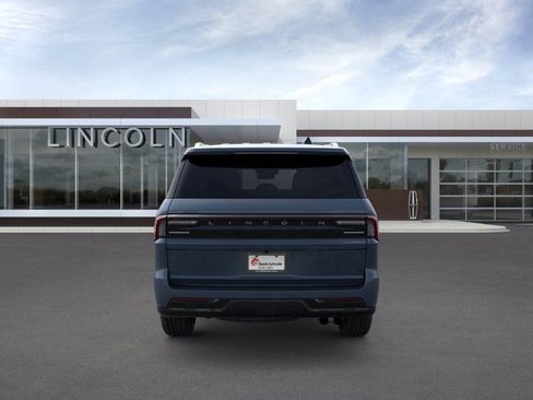 New 2026 Lincoln Navigator Reserve AWD/4WD image 5