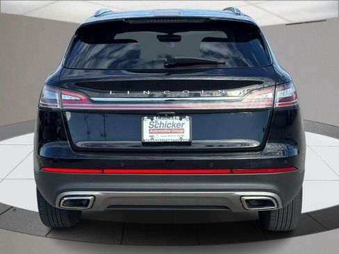 Used 2022 Lincoln Nautilus Reserve image 4