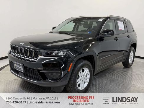 Used 2023 Jeep Grand Cherokee Laredo w/ Luxury Tech Group I AWD/4WD image 4