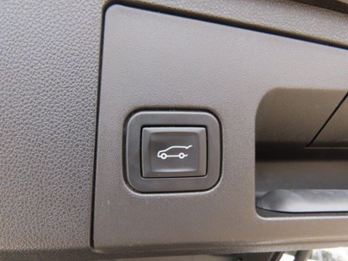 Used 2019 Cadillac XT4 Sport FWD image 12