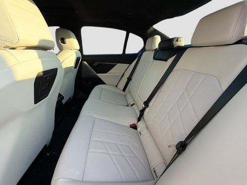 New 2026 BMW 530i w/ Convenience Package image 21