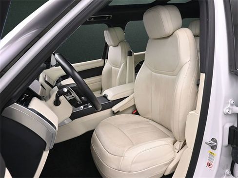 Used 2023 Land Rover Range Rover SE image 12