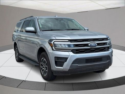 Used 2024 Ford Expedition Max XLT RWD image 2