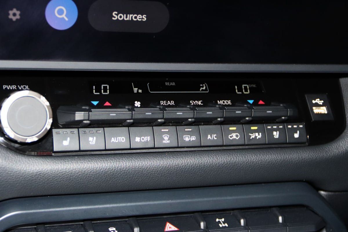Used 2025 Toyota Sequoia TRD Pro AWD/4WD image 57