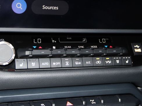 Used 2025 Toyota Sequoia TRD Pro AWD/4WD image 57