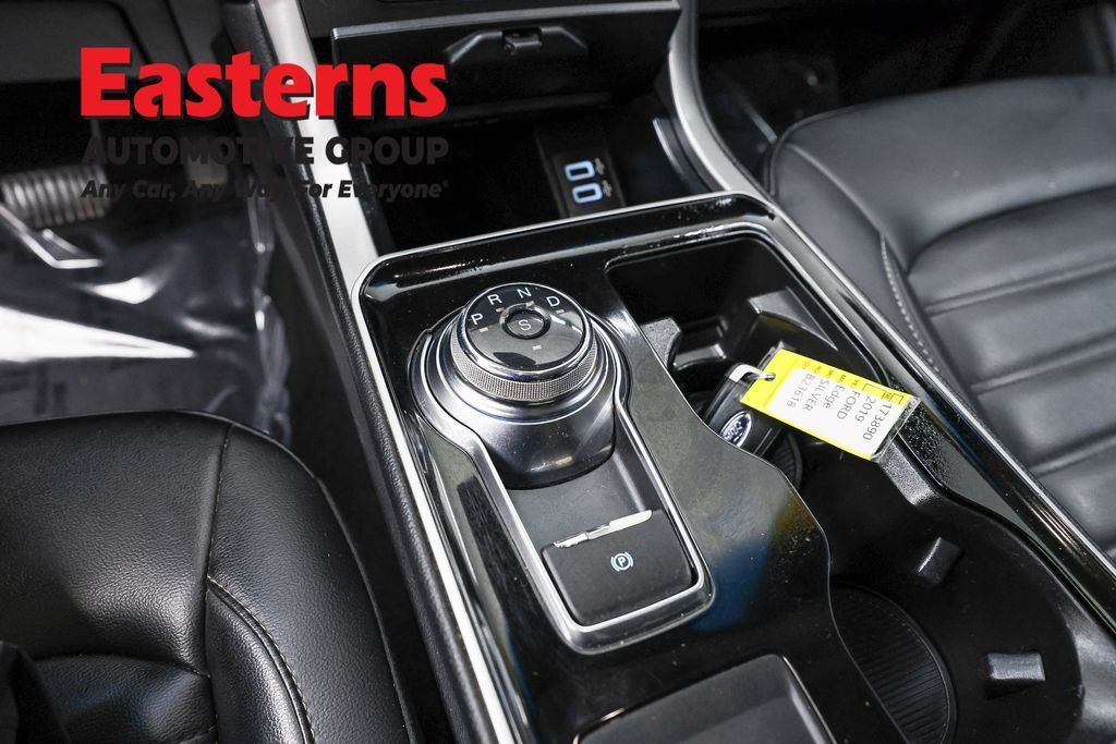 Used 2019 Ford Edge SEL w/ Equipment Group 201A FWD image 13