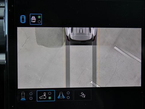 Used 2025 GMC Acadia Elevation image 22