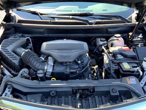 Used 2025 Cadillac XT5 Premium Luxury AWD/4WD image 9