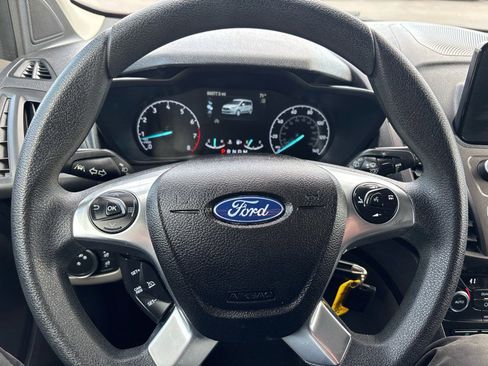 Used 2020 Ford Transit Connect XLT image 9