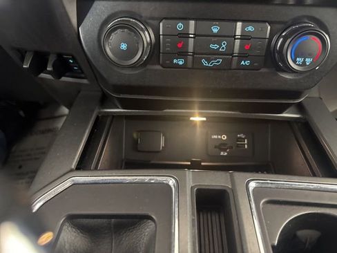 Used 2015 Ford F150 XLT w/ Equipment Group 302A Luxury AWD/4WD image 16