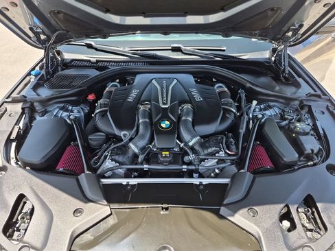 Used 2018 BMW M550i xDrive AWD/4WD image 17
