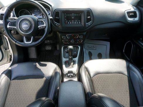 Used 2020 Jeep Compass Latitude image 10