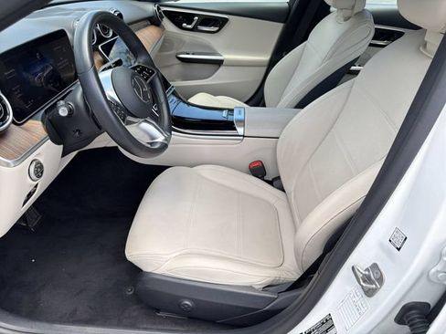 Used 2025 Mercedes-Benz C 300 Sedan image 25