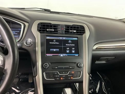 Used 2016 Ford Fusion SE w/ Equipment Group 502A FWD image 18