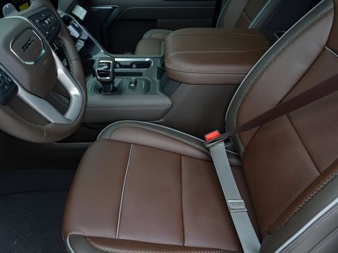 New 2026 GMC Sierra 1500 Denali w/ Denali Reserve Package AWD/4WD image 9