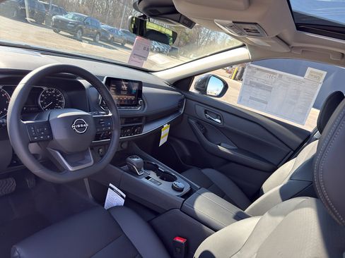 New 2026 Nissan Rogue SV image 25