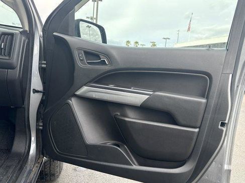 Used 2022 Chevrolet Colorado LT w/ Luxury Package image 27