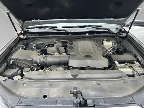 Used 2017 Toyota 4Runner SR5 image 20