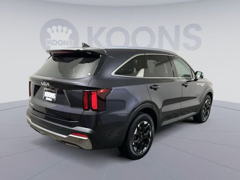 Used 2025 Kia Sorento S w/ Panoramic Sunroof Package image 5