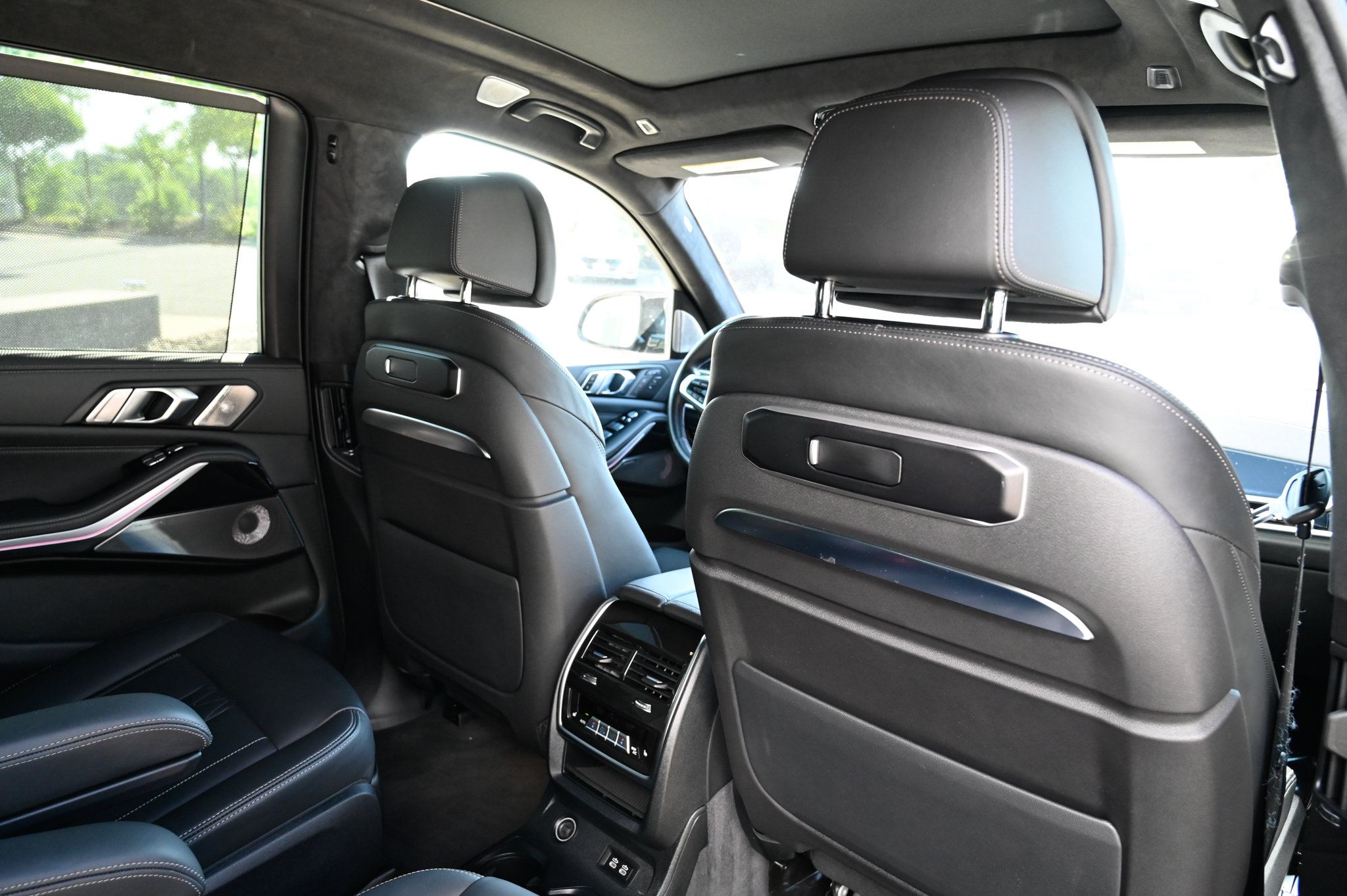 Used 2023 BMW X7 M60i w/ Executive Package AWD/4WD image 49
