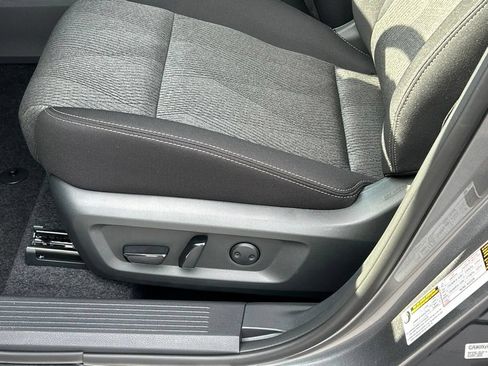 New 2026 Nissan Rogue SV FWD image 17