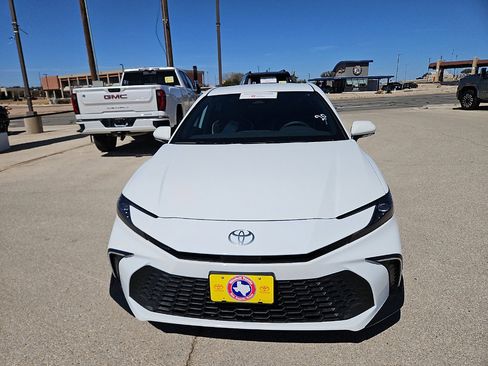 Certified 2026 Toyota Camry SE image 8