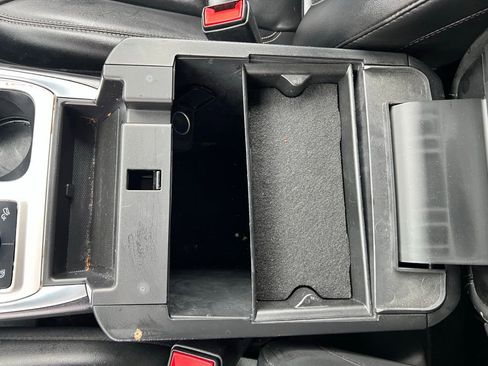 Used 2023 Ford Explorer XLT w/ Equipment Group 202A image 36