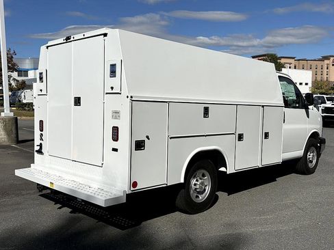 New 2025 Chevrolet Express 3500 w/ Power Convenience Package image 6