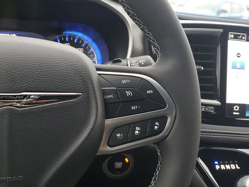 New 2026 Chrysler Pacifica Select image 23