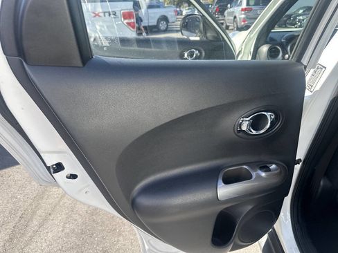 Used 2013 Nissan Juke S image 17