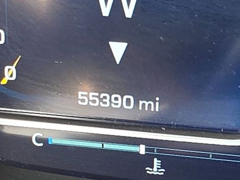 Used 2023 Chevrolet Tahoe Z71 w/ Luxury Package image 41