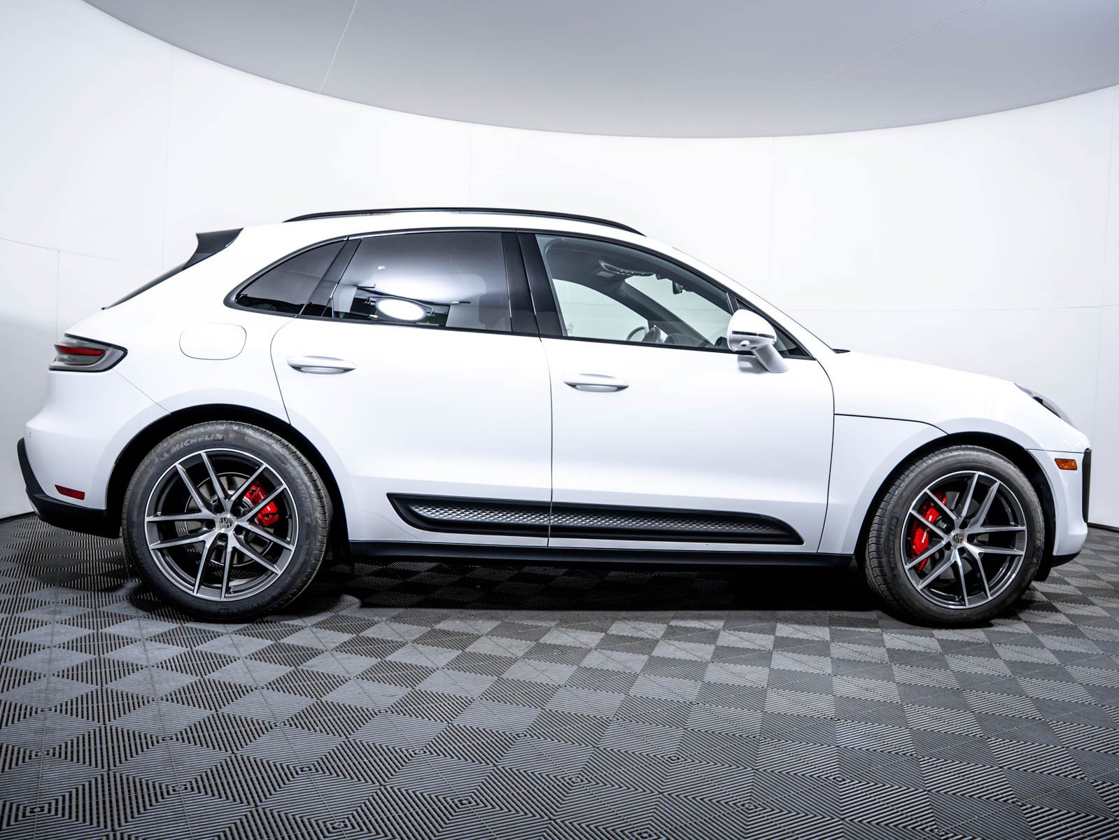 Used 2026 Porsche Macan S AWD/4WD image 9