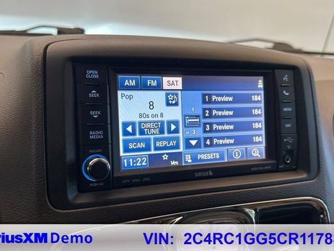 Used 2012 Chrysler Town & Country Limited w/ Luxury Group FWD image 31