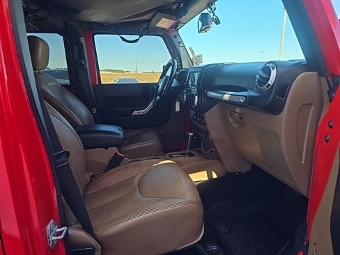 Used 2015 Jeep Wrangler Unlimited Sahara w/ Max Tow Package image 24