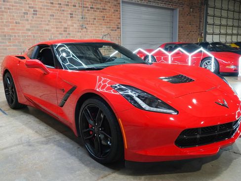 Used 2019 Chevrolet Corvette Stingray Coupe w/ Carbon Flash Badge Package RWD image 21