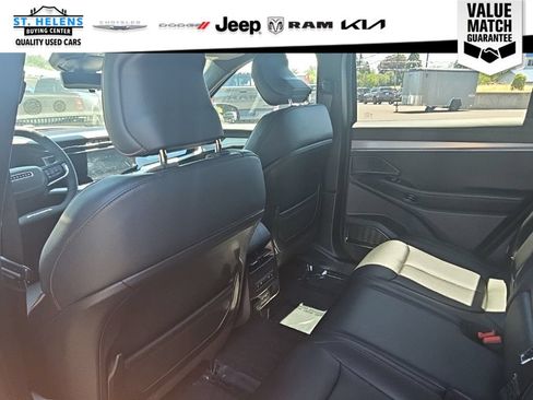 Used 2024 Jeep Wagoneer Launch Edition AWD/4WD image 20